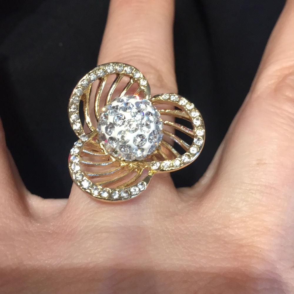 Gorgeous rare style cocktail ring